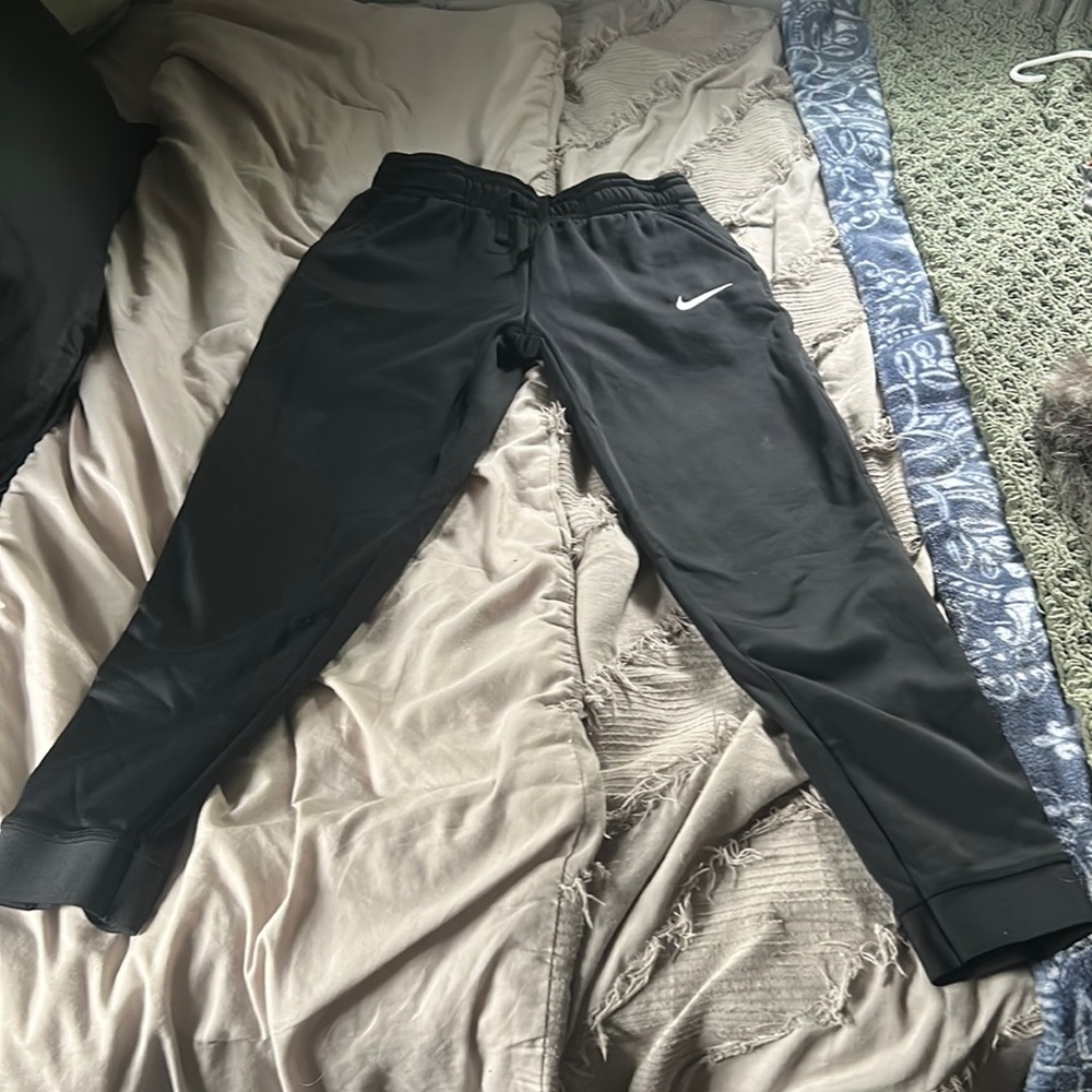 Black Nike sweatpants
